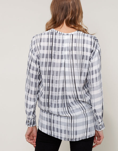 Load image into Gallery viewer, Printed Wrap Hem Blouse
